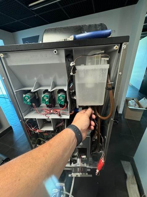 Entreprise spécialisée de maintenance et d'approvisionnement de distributeurs automatiques, Toulouse, 3000 Distribution
