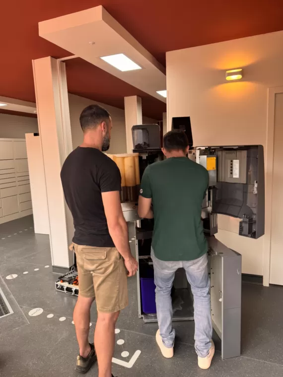 Achat de distributeurs automatiques pour entreprise, Toulouse, 3000 Distribution