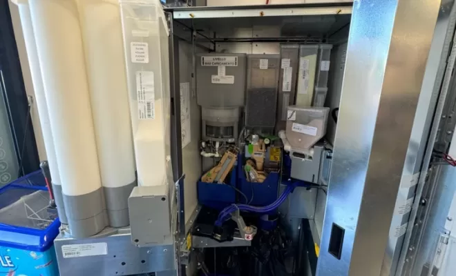Intérieur d'un distributeur automatique de boissons chaudes